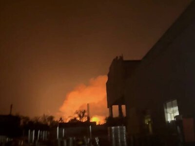 Дроны поразили нефтебазу в оккупированном Луганске: поднялся сильный пожар (видео)