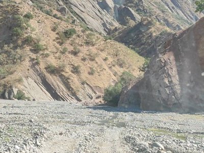 В Таджистане при сходе оползня погибли дети