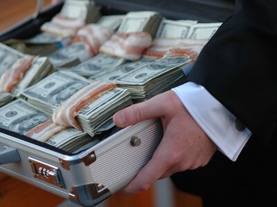 От ₴1000 до $127 миллионов: расследователи установили, какие нардепы и фракции самые богатые