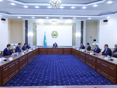 Олжас Бектенов провел совещание по вопросам завершения весенне-полевых работ и развития АПК