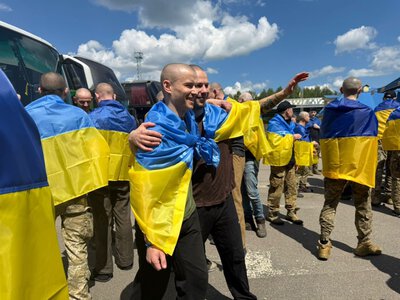 Между Украиной и Россией состоялся обмен пленными: домой вернулись 185 защитников