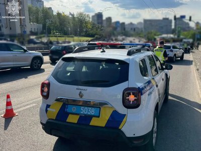 В Киеве Mercedes влетел в подземный переход, известно о погибших и пострадавших