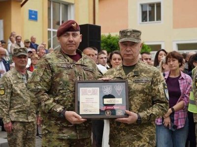 Во Львове состоялся 39-й выпуск лицея имени Героев Крут: впервые среди выпускников - 13 девушек
