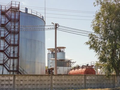 Ночью атаковали Семиколодезянскую нефтебазу под Керчью