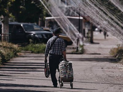 Эвакуация гражданских продолжается: жители получают финансовую помощь после выезда