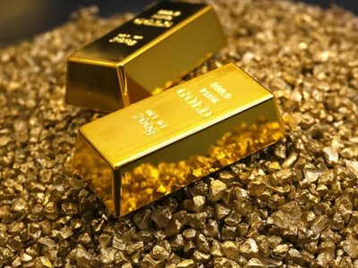 Мировые цены на золото упали до рекордно низкого уровня за последние два месяца