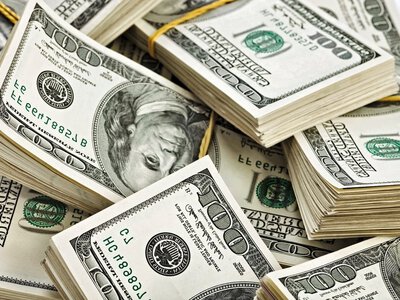 Официальный курс валют на 9 июня: НБУ обновил данные по доллару, евро, фунту, франку и злотому