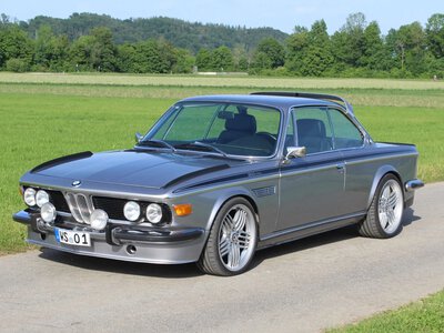 Осовремененная классика: знаменитый BMW 70-х превратили в мощный спорткар (фото)