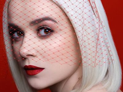 Міка Ньютон розповіла про повернення в Україну після 14 років: «Я такого не очікувала»