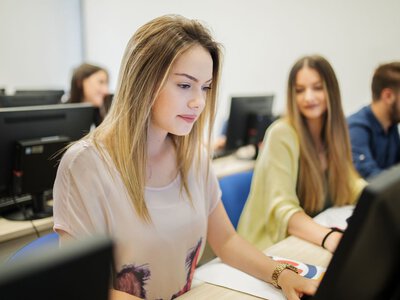 Баллы на экране и калькулятор поступления: когда абитуриенты получат официальные результаты НМТ