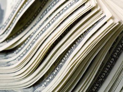 Доллар приближается к 45 гривен: гривна обновила новый исторический минимум