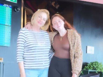 Оля Полякова собрала семью в Варшаве и показала общие кадры