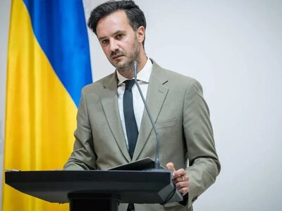 В МИД назвали искусственной привязку маршрута Зеленского за границей к напряженности в отношениях с Польшей