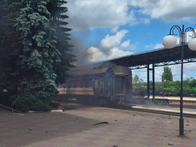  Оккупанты атаковали Сумы «шахедом», обломки упали на пассажирский поезд 