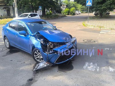Mitsubishi и Toyota столкнулись на перекрестке в центре Николаева