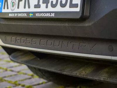 Volvo EX30 Summer Edition: Шведский электрокроссовер, который бросает вызов летней жаре