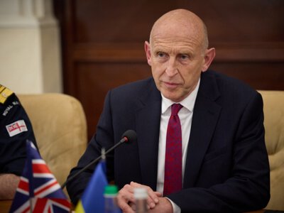 Министр обороны Британии подал в отставку из-за споров по финансированию армии
