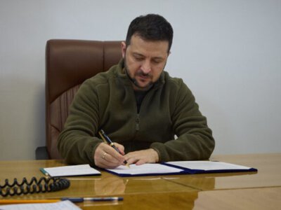 Зеленский ввел санкции против российских судей и пропагандистских СМИ