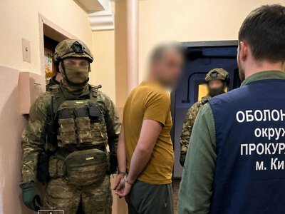В Киеве задержали мужчину за продажу оружия через почтоматы