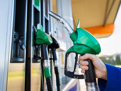 «Всё по графику»: россиянам начали рассказывать сказки после проблем с бензином