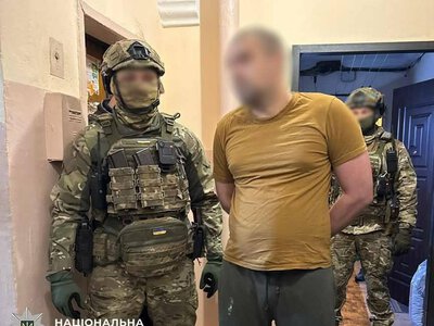 Онлайн-торговля смертью: киевлянина разоблачили за продажу оружия через соцсети