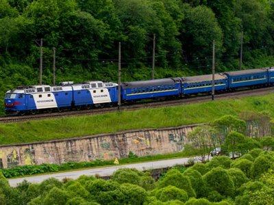 В Карпаты на выходные назначают больше поездов