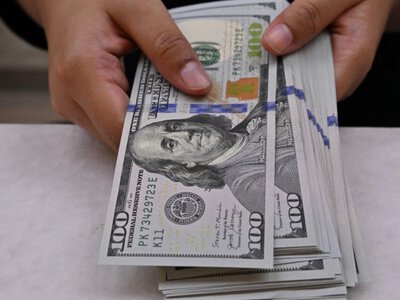  Доллар дешевеет: НБУ объявил официальный курс валют на 15 июня 