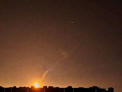 Взрывы прогремели в Джанкое, Севастополе и Симферополе: Крым подвергается массированной атаке дронов (видео)