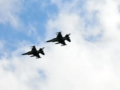 США значительно сокращают количество самолетов и кораблей для НАТО в Европе - NYT