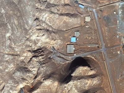 CNN: Иран обрушил тоннели к запасам урана и заминировал входы