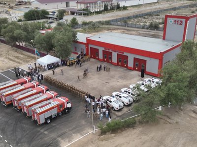 Глава МЧС вручил новую технику спасателям Кызылорды 
