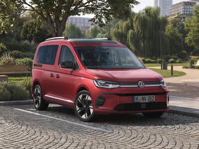 Плагін-гібридний Volkswagen Caddy отримав величезний екран та кілька важливих опцій
