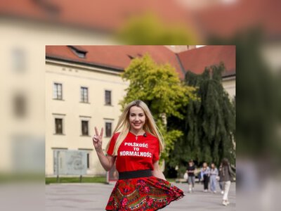 Кандидат в мэры Кракова сняла флаги Украины и ЕС: в сети возмущены этим поступком (видео)