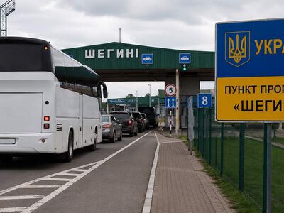 Пропуск автобусів на ПП «Шегині – Медика» триватиме із затримками: у ДПСУ назвали причину