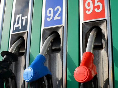 У Москві та Петербурзі почали обмежувати продаж пального на АЗС
