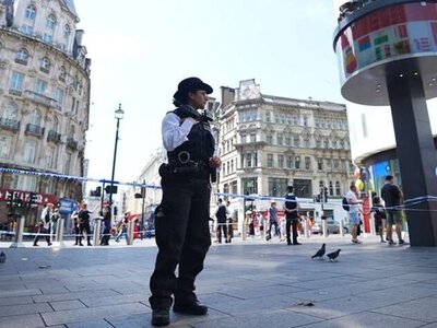 У Британії мігрант з Пакистану напав з ножем на 17-річну дівчину: у місті посилили патрулі