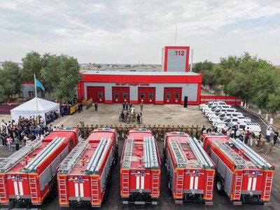 Вручены ключи от новой техники и легковых автомобилей