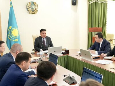Минтруда усилит контроль за защитой прав казахстанцев за рубежом и рынком труда
