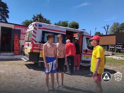 У Запоріжжі рятувальники витягнули двох підлітків, які тонули біля острова Байда