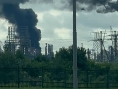 На НПЗ в Москве и нефтебазе в Краснодарском крае РФ после атаки дронов вспыхнули пожары