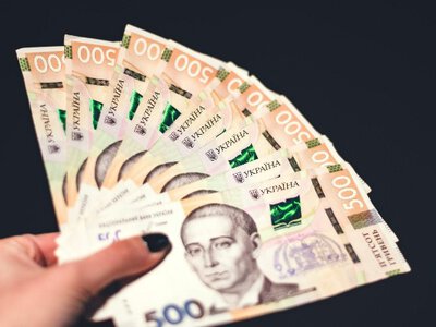 В Украине запускают новые денежные выплаты: кто и как может получить более 10 тысяч гривен