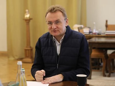 На карте 40 тысяч: мэр Львова Садовый откровенно рассказал, куда уходит его зарплата