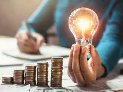 Кабмин планирует изменить цены на газ и свет: когда и на сколько вырастут платежки