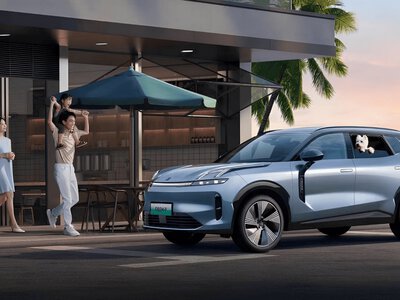 Плагін-гібрид Lynk & Co 08 встановив світовий рекорд з дальності ходу на електротязі