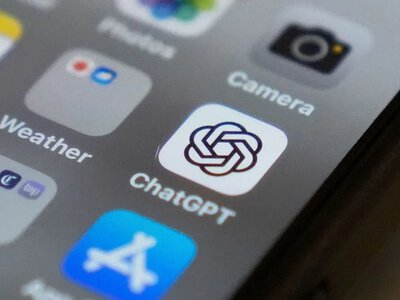 Доля ChatGPT на рынке ИИ-ассистентов впервые упала ниже 50 процентов