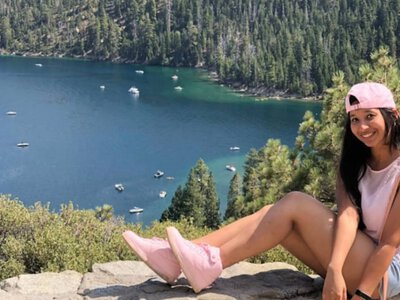 Роковое совпадение: девушка чудом пережила ДТП, но через минуту погибла из-за любви к собаке (Видео)