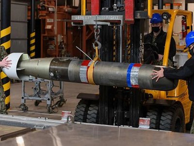 Трамп обратится к американским компаниям с просьбой разрешить производство ракет в Украине, — Bloomberg