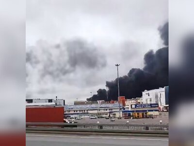 В Москве эвакуируют жителей после атаки дронов: повреждены дома и крупнейший ТЦ (видео)