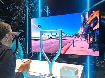 Samsung показала сверхяркие micro-OLED-дисплеи для AR-очков и XR-гарнитур: до 40 000 нит
