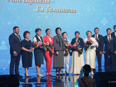 Лучших медработников страны наградили в Астане 